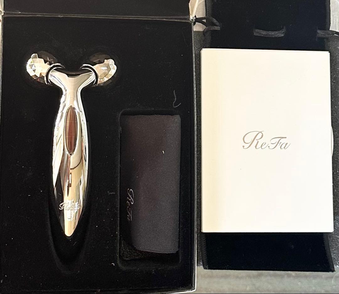 半額以下！リファReFa 美顔ローラー シルバー　小顔✨定価¥18,500円