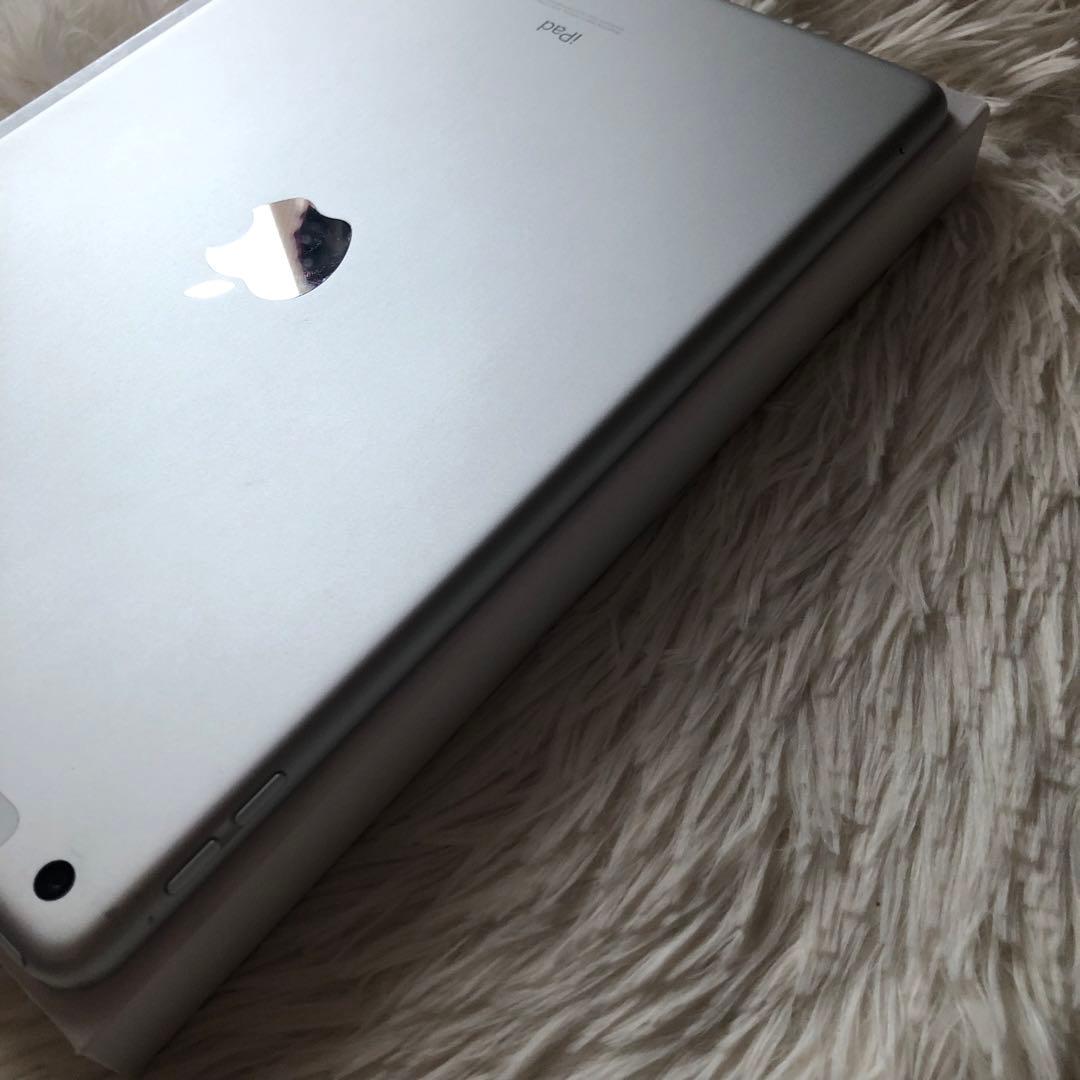 【完動品】iPad 第7世代 32GB SIMフリー【すぐ発送】