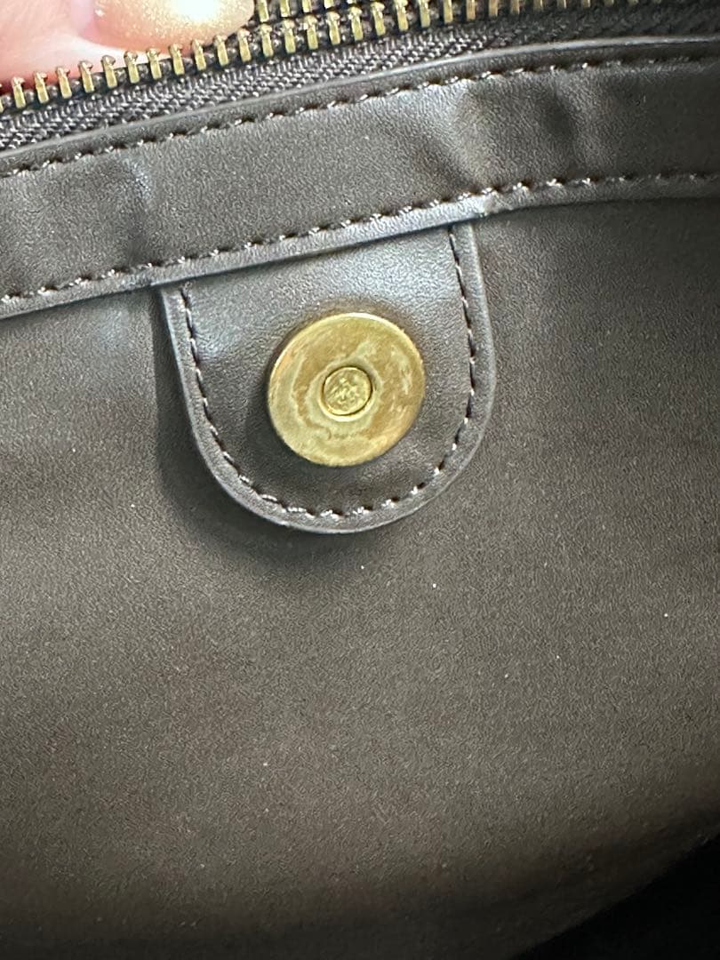 【美品】CHARLES & KEITH クラシックダブルハンドルトートバッグ