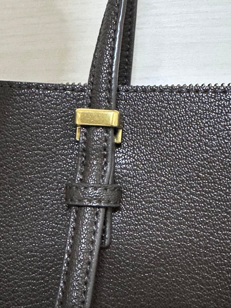 【美品】CHARLES & KEITH クラシックダブルハンドルトートバッグ