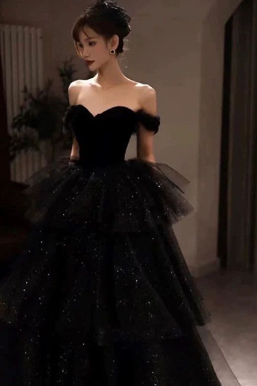 華やか黒イブニングドレス 結婚式やパーティーに最適