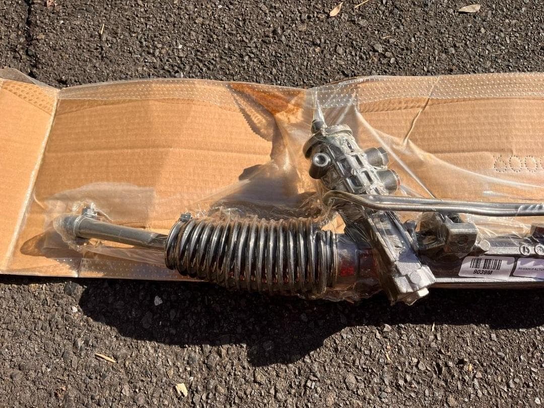 ＢＭＷ　Ｅ３０型　３シリーズ　左ハンドル用ラックアンドピニオン