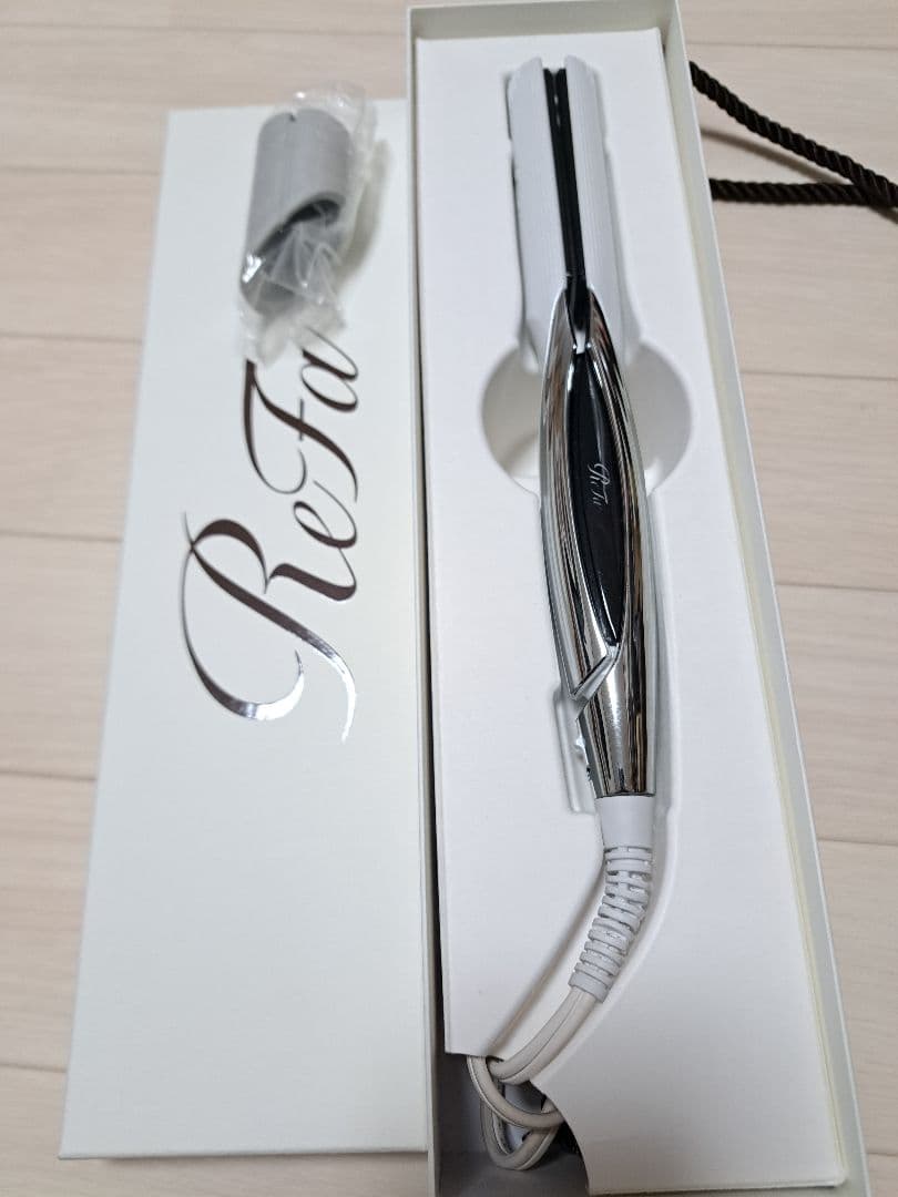リファ ストレート ヘアアイロン Refa 2022年製