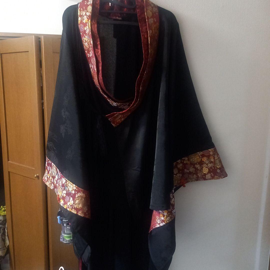 『新年特別価格！』和風コスプレ衣装 黒と赤のフレアスリーブ