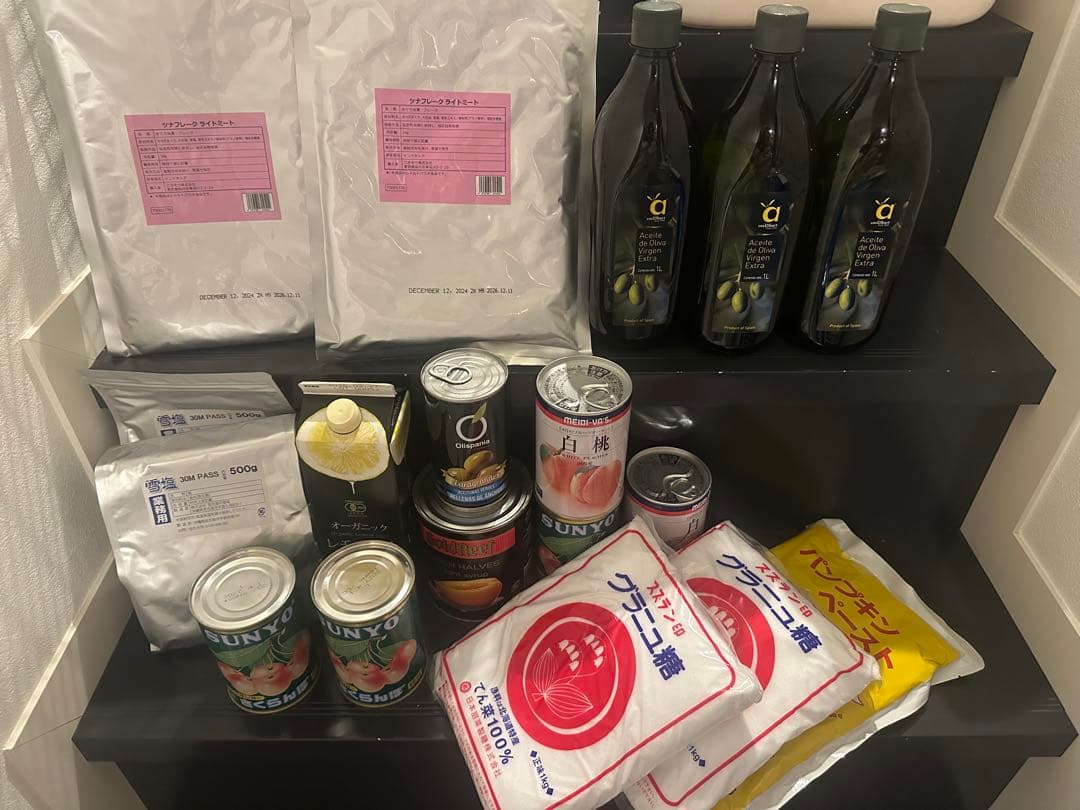 食品セット（オリーブオイル・缶詰・粉類など）