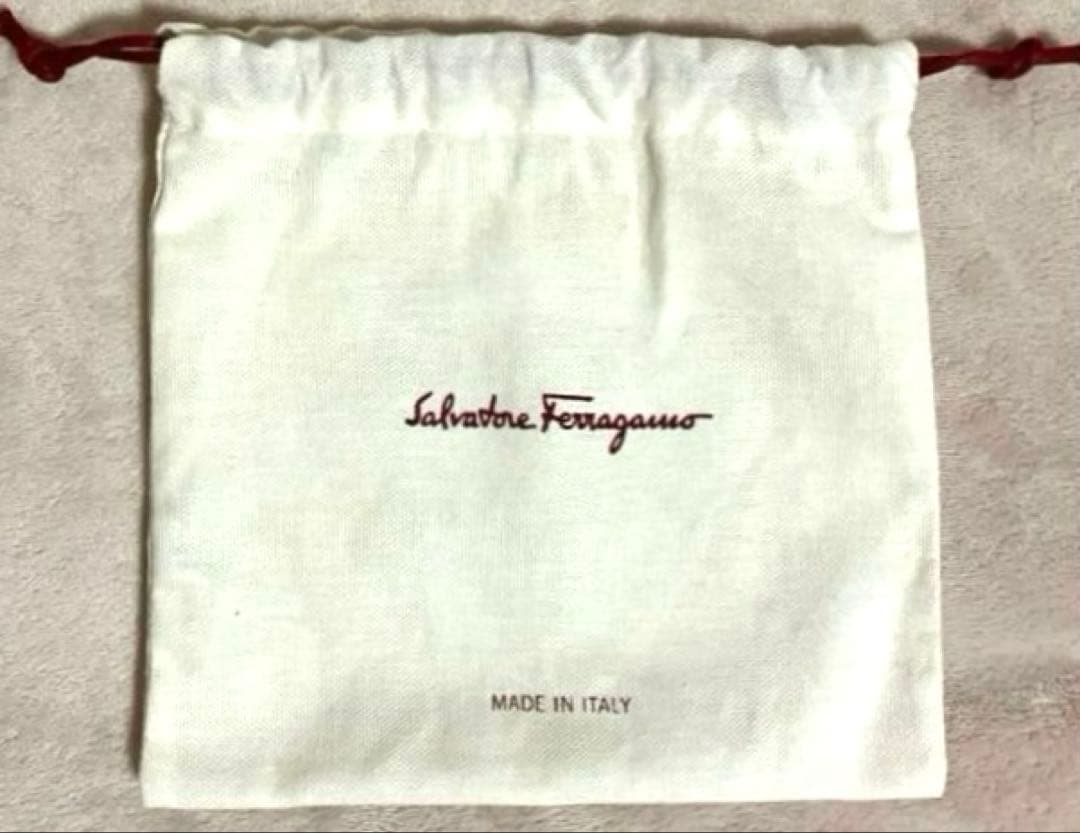 【極美品】Salvatore Ferragamo ヴァラリボンカチューシャ