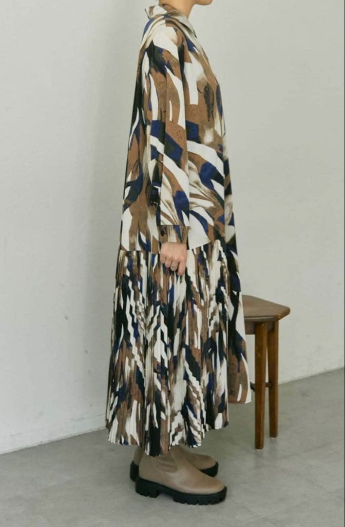 ear PAPILLONNER(イア パピヨネ) 襟付きプリーツワンピース