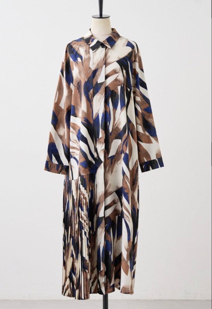 ear PAPILLONNER(イア パピヨネ) 襟付きプリーツワンピース