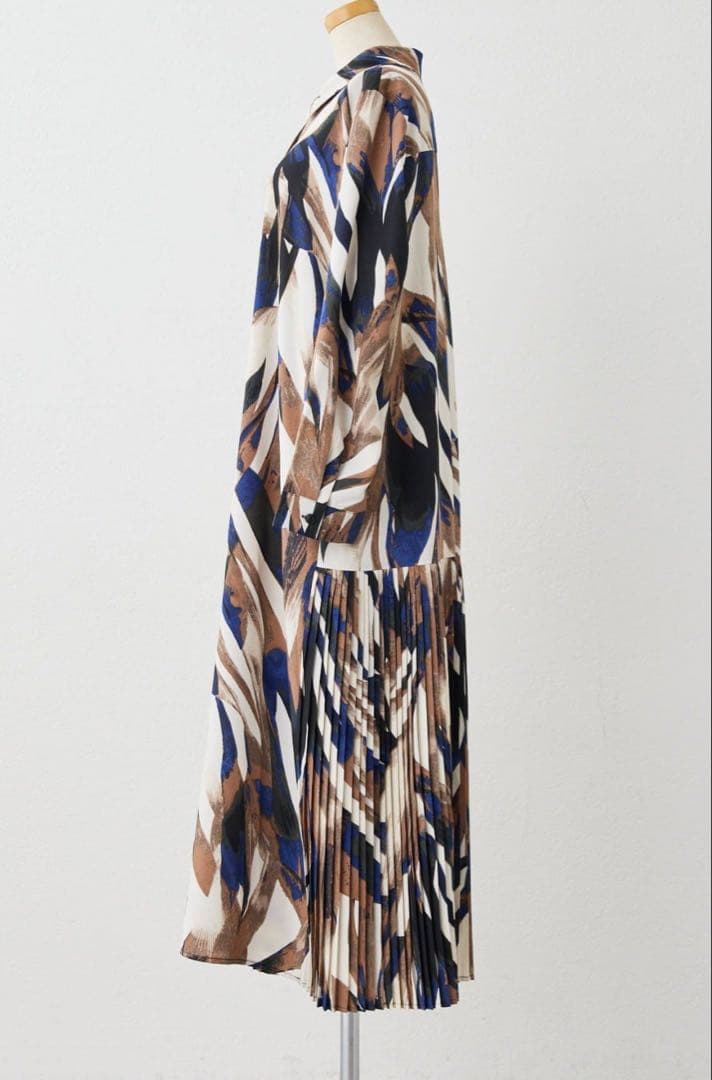 ear PAPILLONNER(イア パピヨネ) 襟付きプリーツワンピース