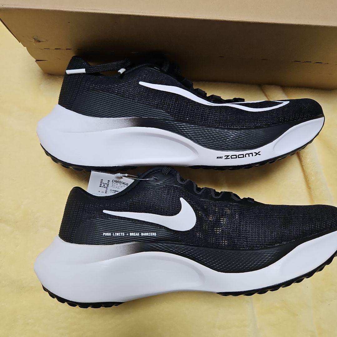 ナイキNIKEズームフライ5ブラック/ホワイト25.5cm黒　ZOOMFLY5