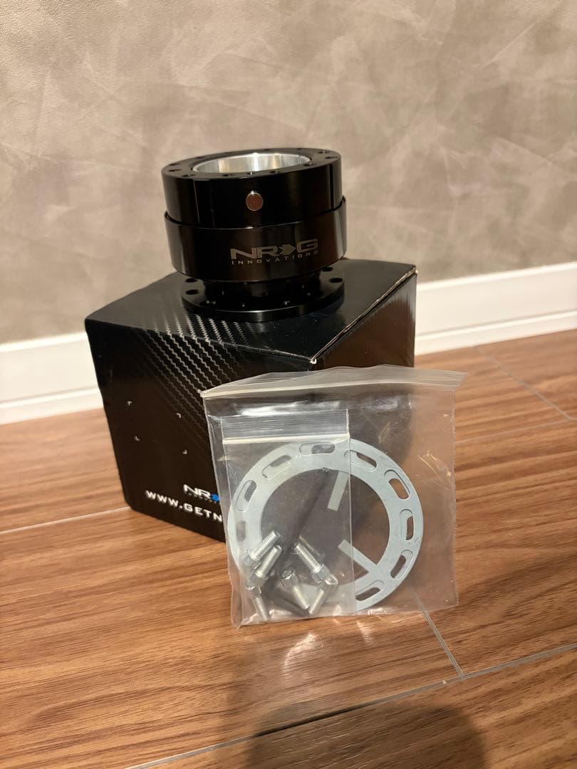 NRG クイックリリース　ステアリング　ブラック チンと鳴るバージョン