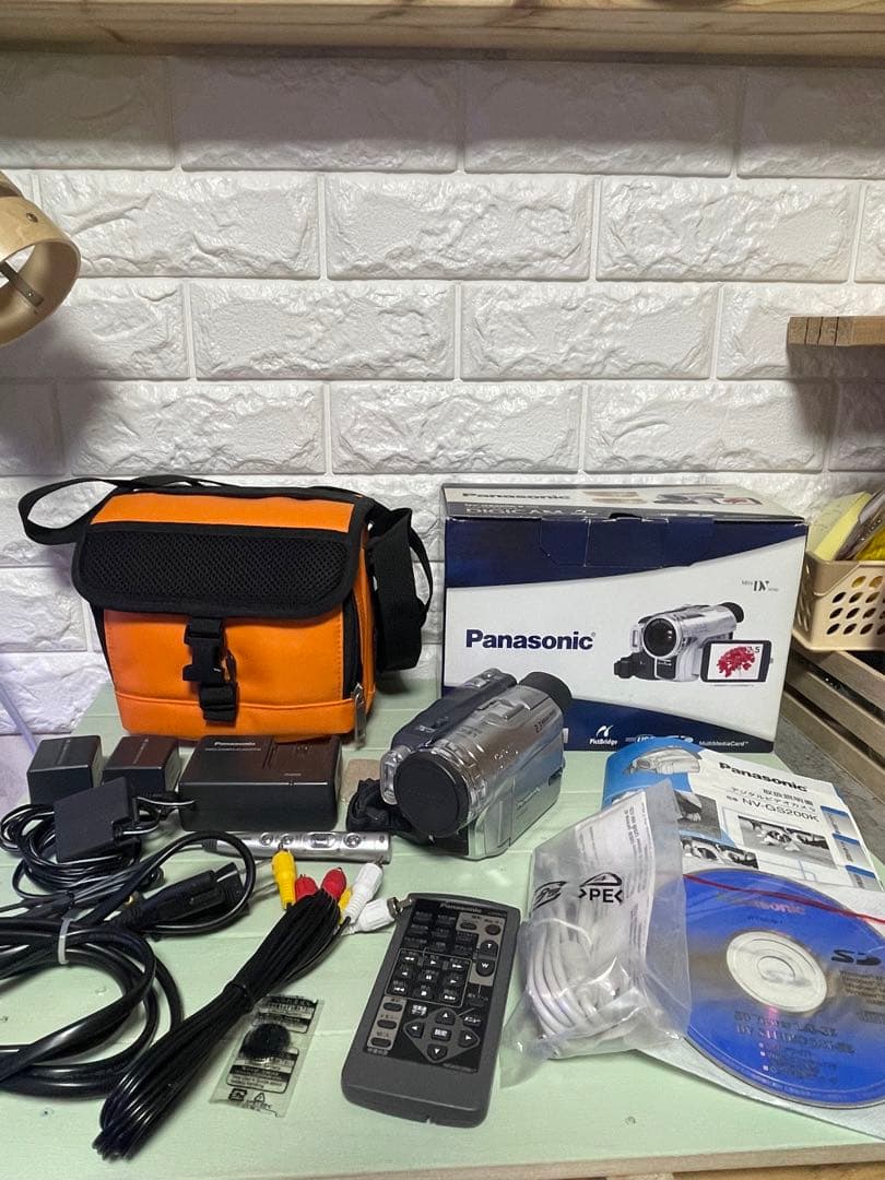 パナソニック　デジタルビデオカメラ NV-GS200K-S