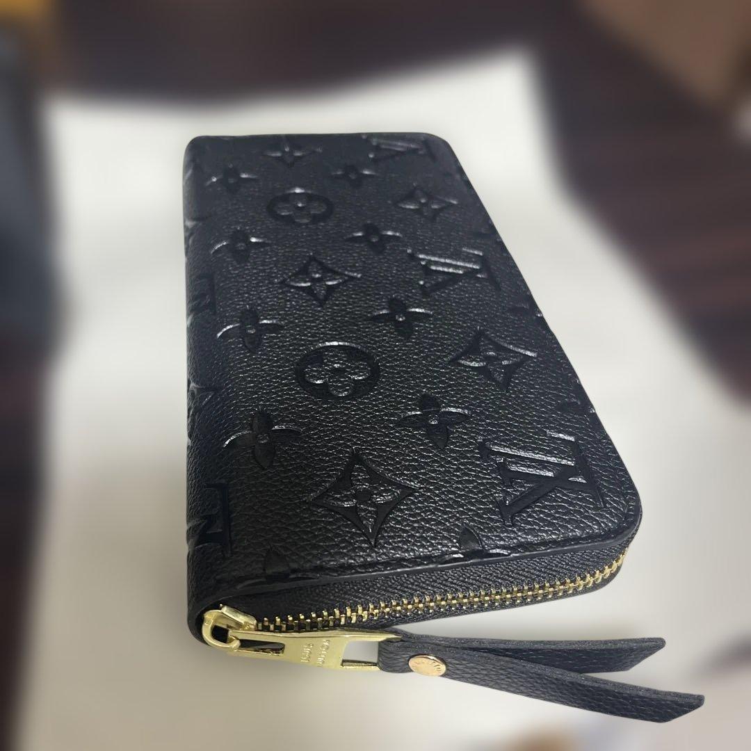 ブラック 長財布　エンボス