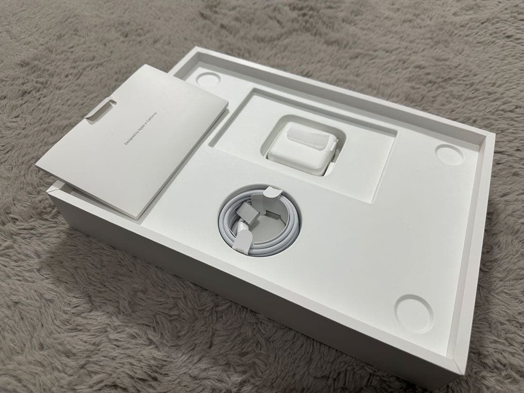 【美品・付属品完備】MacBook Air 13インチ M3チップ