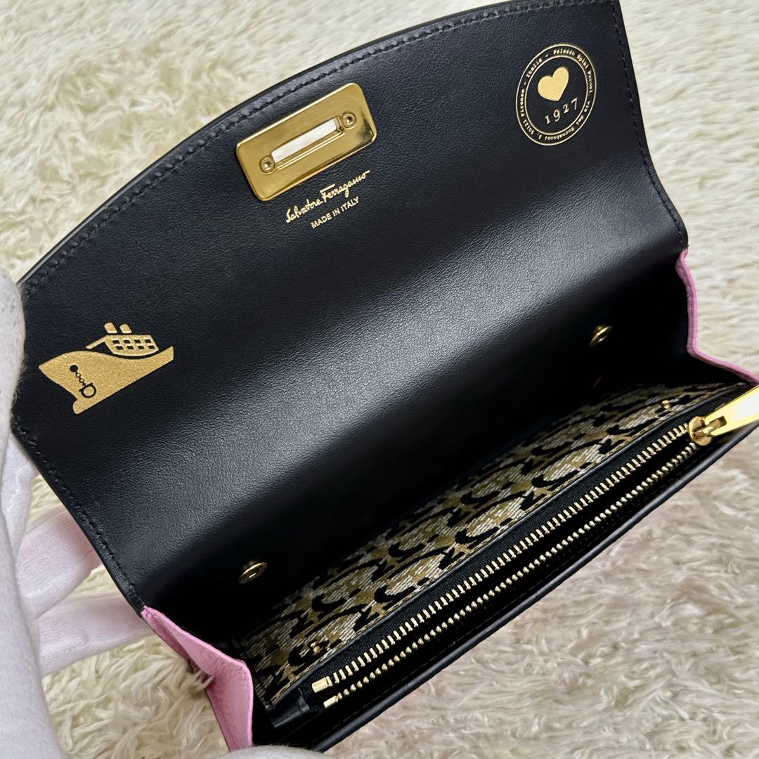 未使用級✨2way フェラガモ　ガンチーニ　ゴールド金具　かぶせ　長財布　レザー