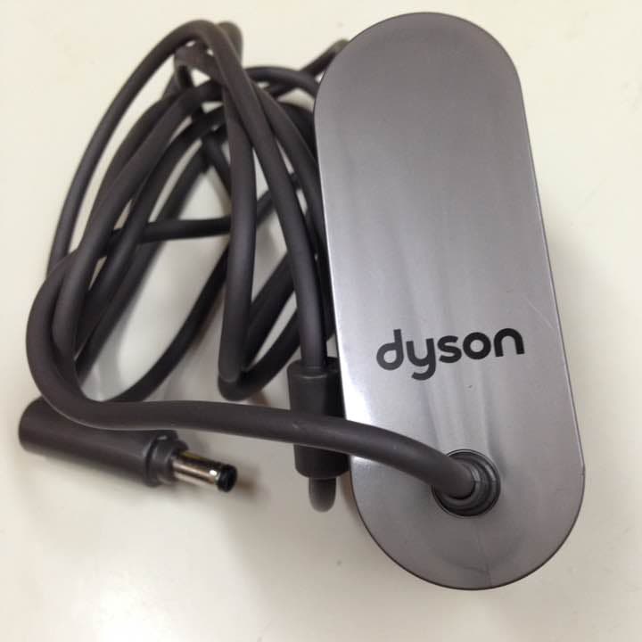 ダイソンV8  正規品充電器