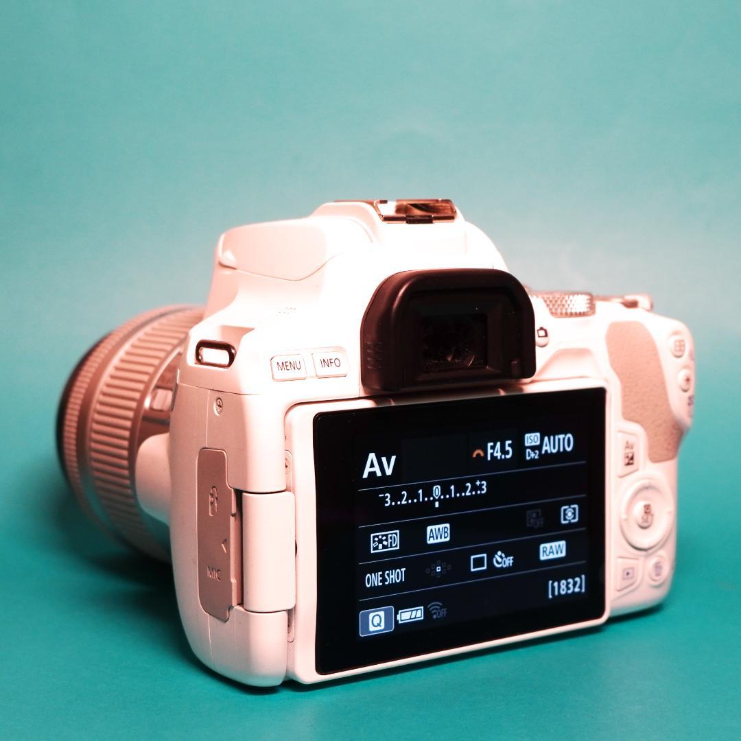 Canon EOS kiss X10 18-55mmレンズキット ホワイト