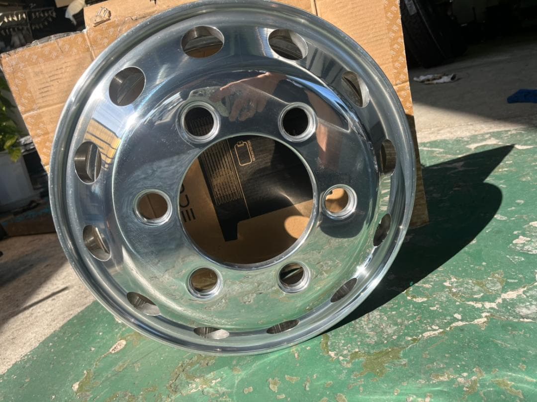 【ダイタケ】アルコア　ホイール　　17.5×6.00　　オフセット135