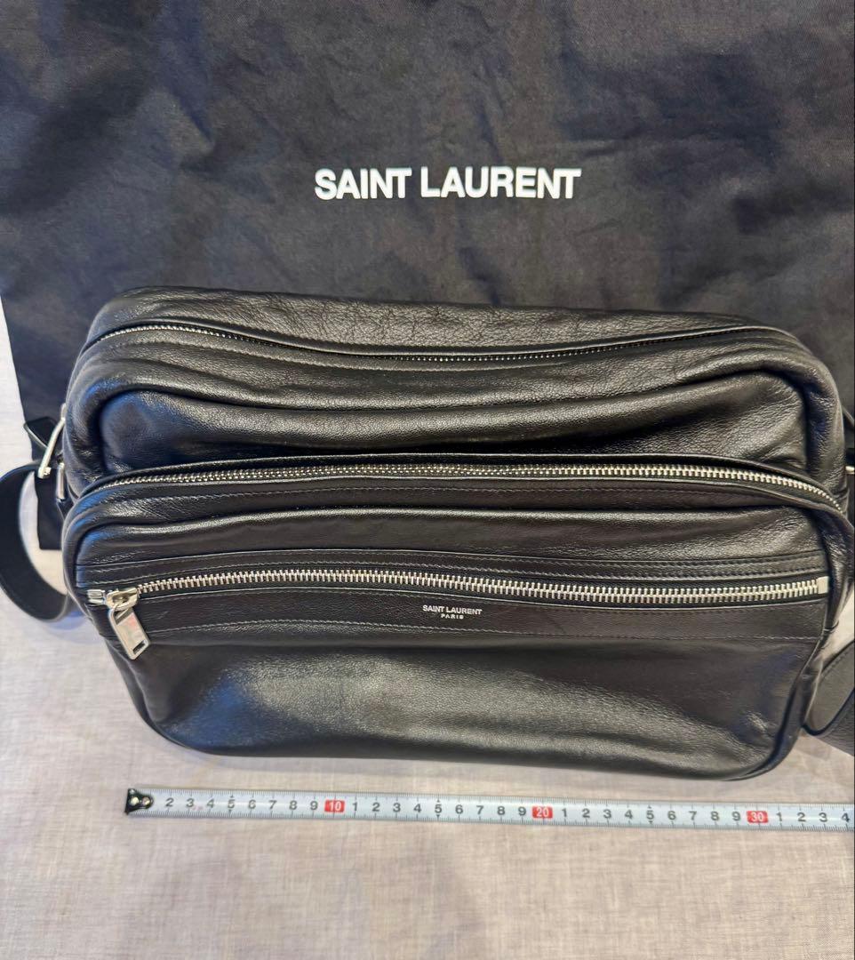 SAINT LAURENT ブラックレザー ショルダーバッグ　2回使用