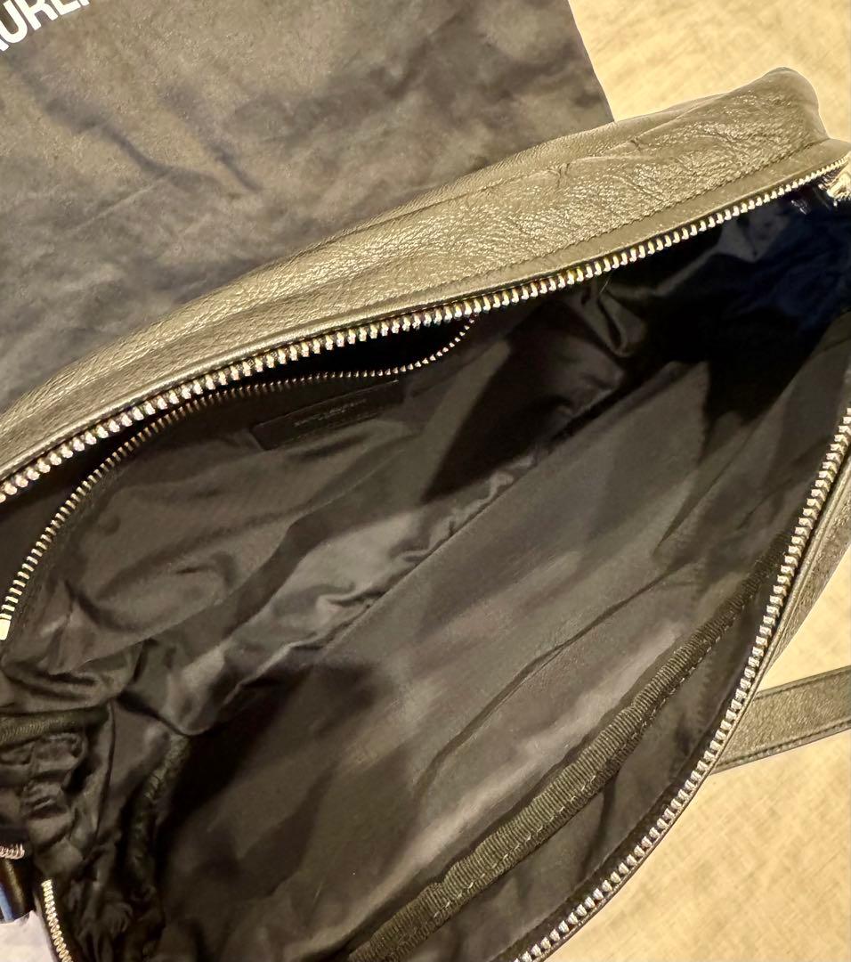 SAINT LAURENT ブラックレザー ショルダーバッグ　2回使用