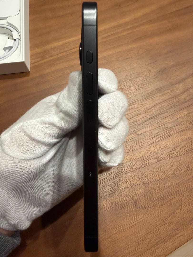 Apple iPhone 15 Pro ブラックチタニウム 本体 256gb