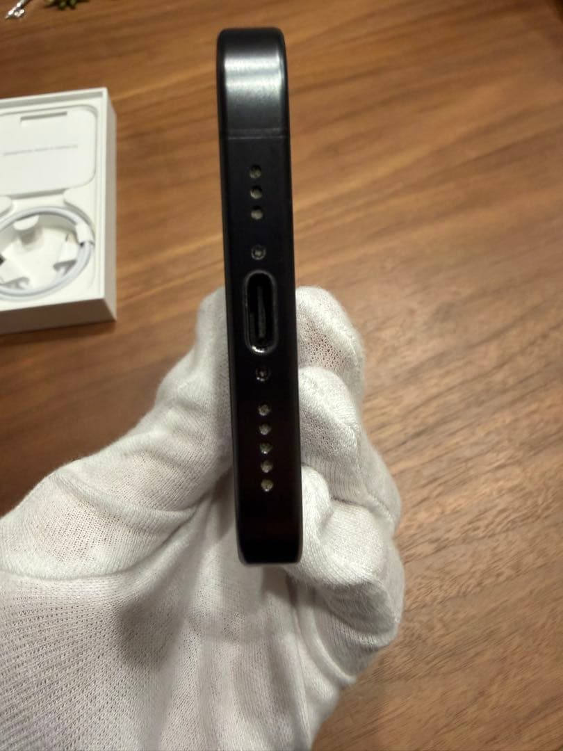 Apple iPhone 15 Pro ブラックチタニウム 本体 256gb