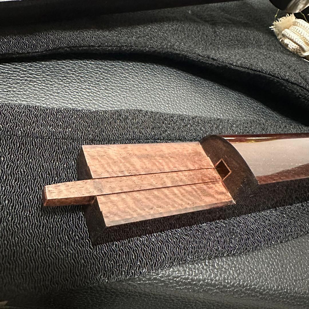 て*ん様 高級三味線　ハードケース付き　和楽器　付属品あり