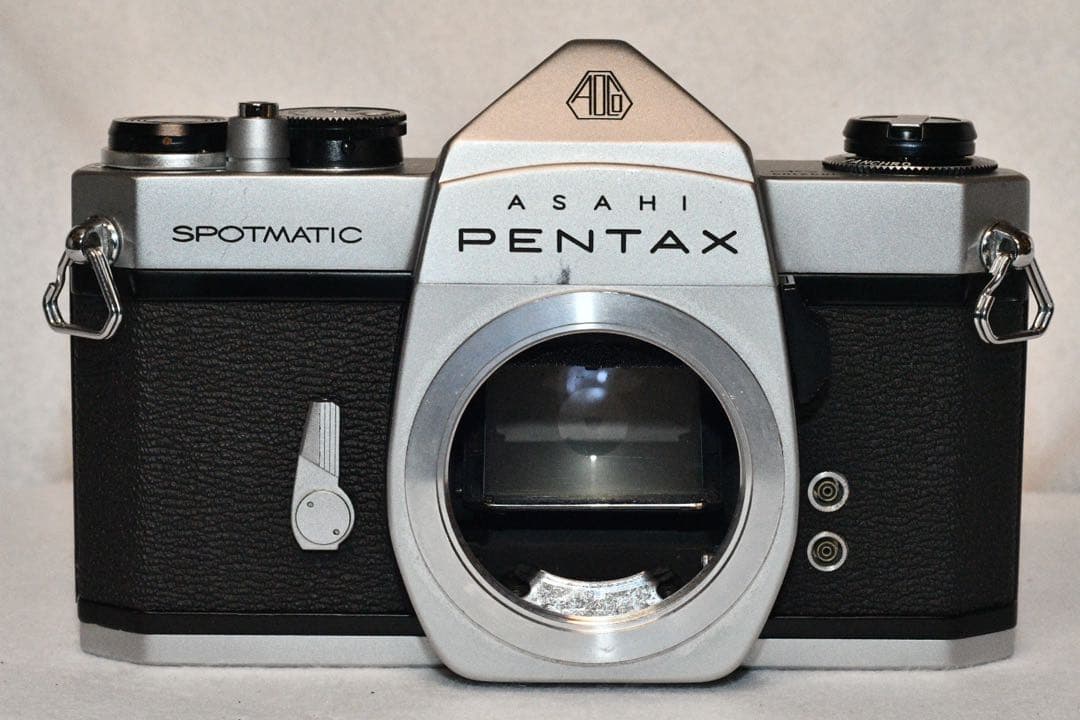 《動作品》pentax sp + 標準レンズ付きフィルムカメラ