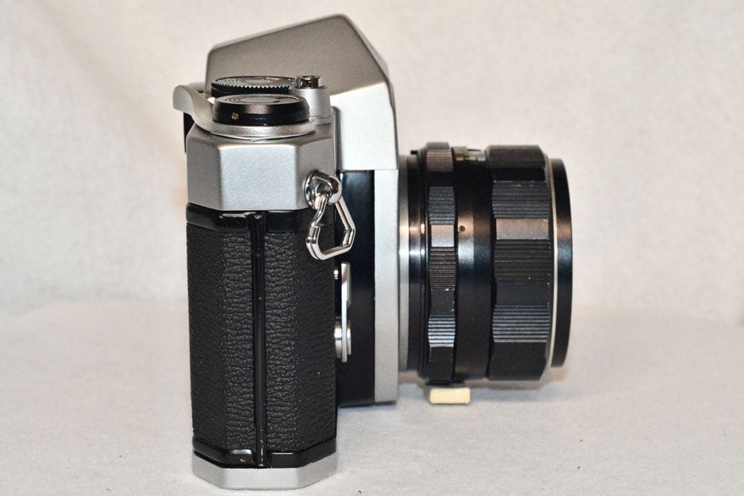 《動作品》pentax sp + 標準レンズ付きフィルムカメラ