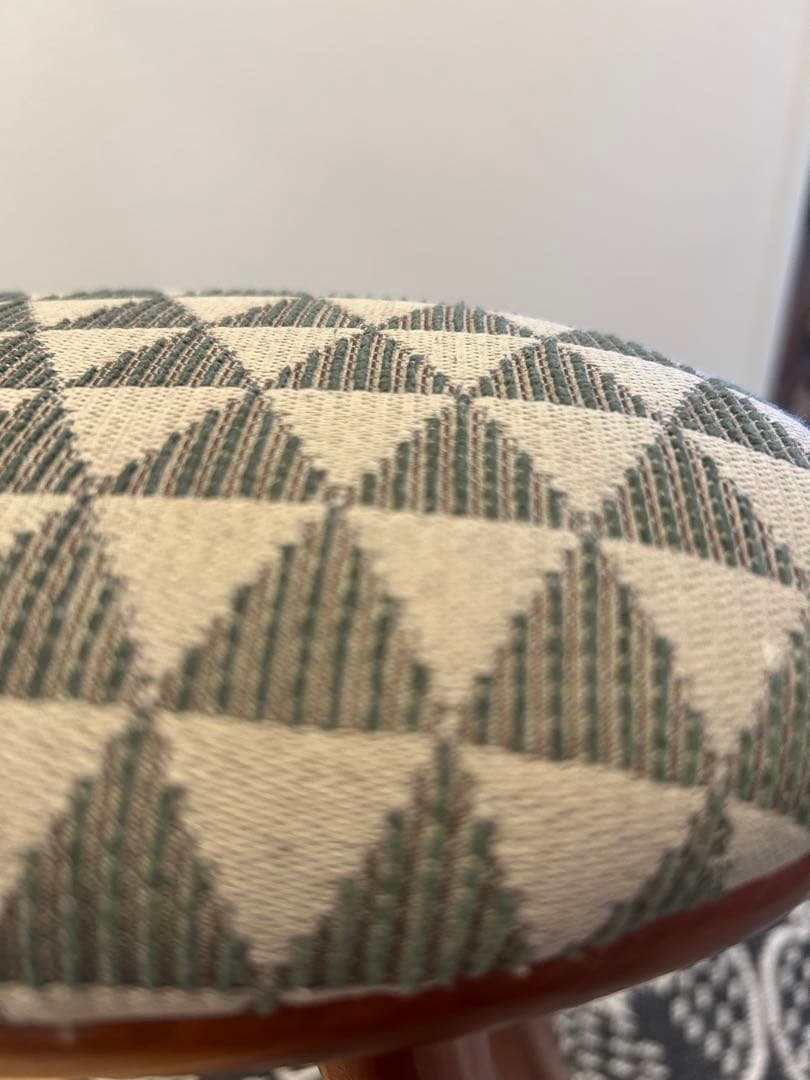 幾何学模様　オーバル型　スツール　木製　HOLM230 amba stool