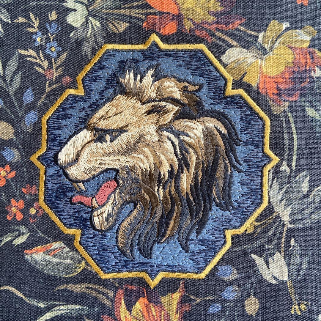 極美品　グッチ　プレイスマット　ライオン　刺繍　タッセル　742069 箱付