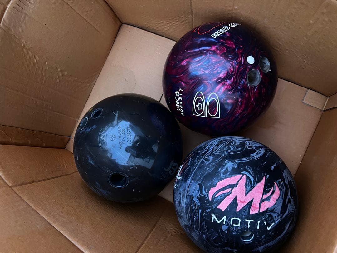 EBONITE ボーリングバック 14ポンドボーリングボール3玉付き