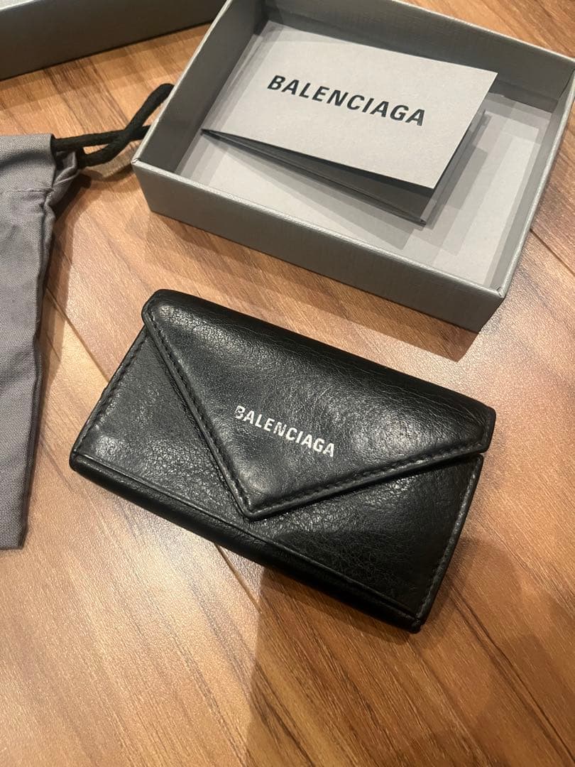 BALENCIAGA ブラックレザーキーケース