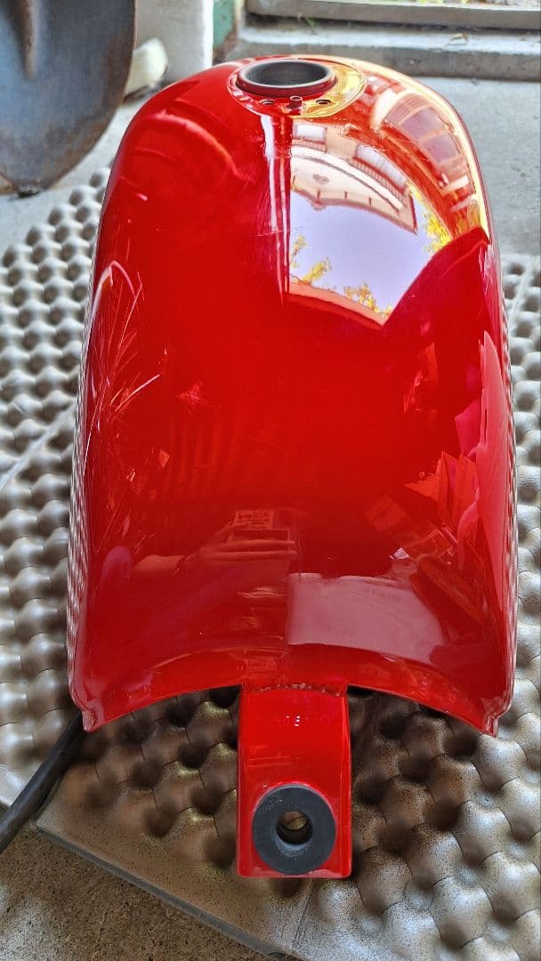 250TR 純正　フューエルタンク　赤　白　キャブ