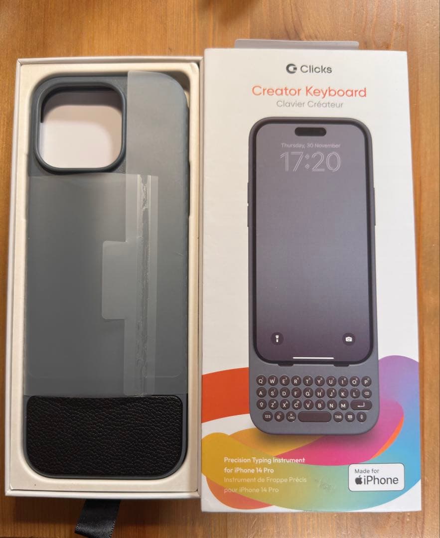 Clicks Keyboard for iPhone 14 Pro グレー