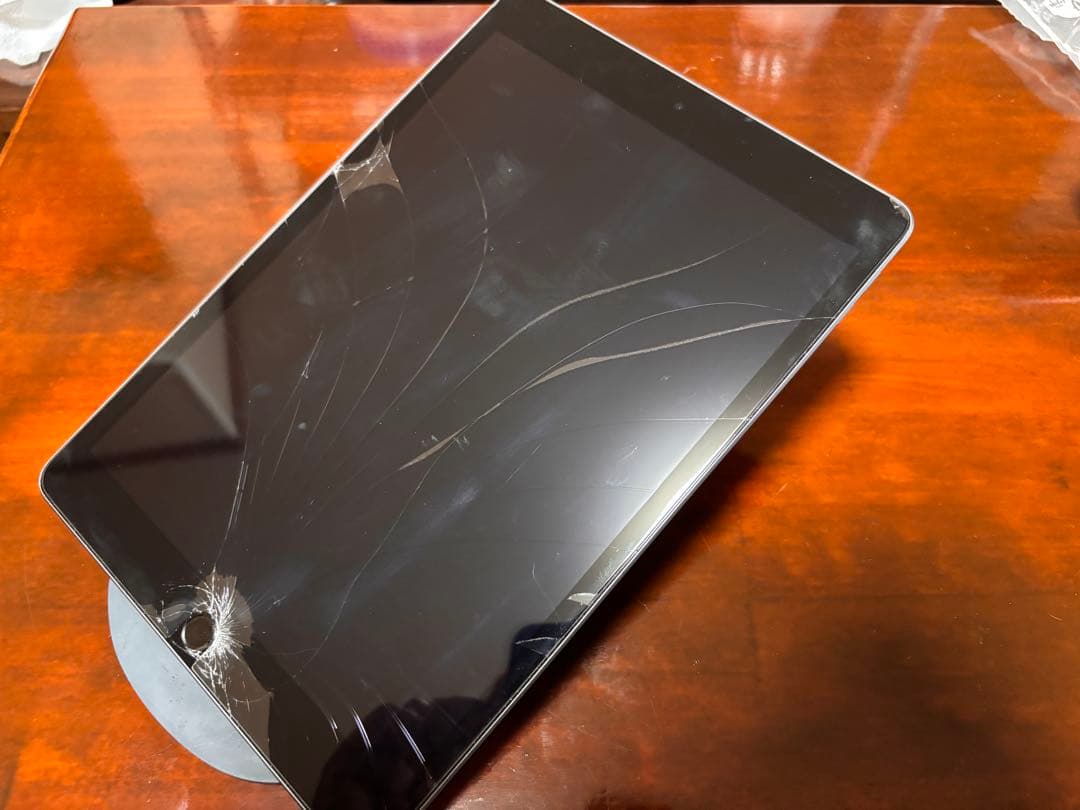iPad 第9世代　64GB 画面ガラス割れ