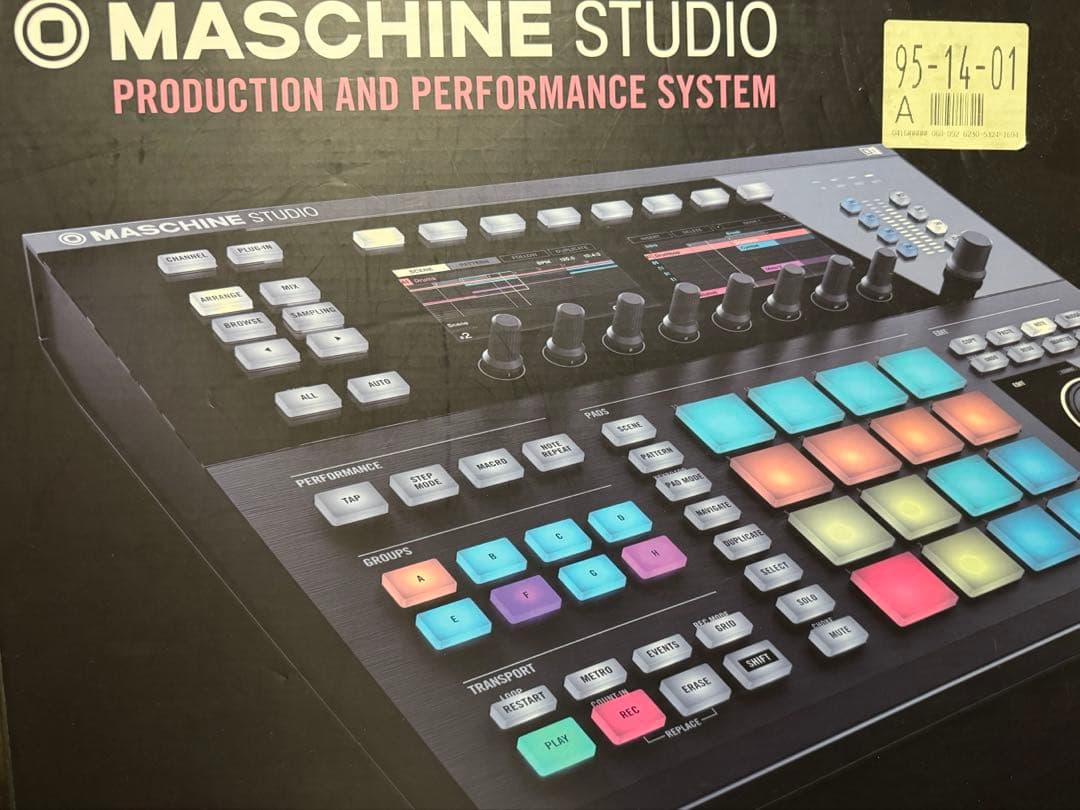 MASCHINE STUDIO サンプラーNI製品　DAW