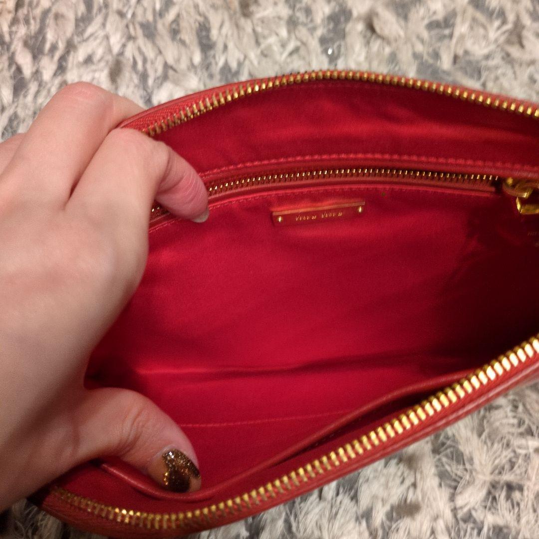 【ミュウミュウ】クラッチバッグ【美品】