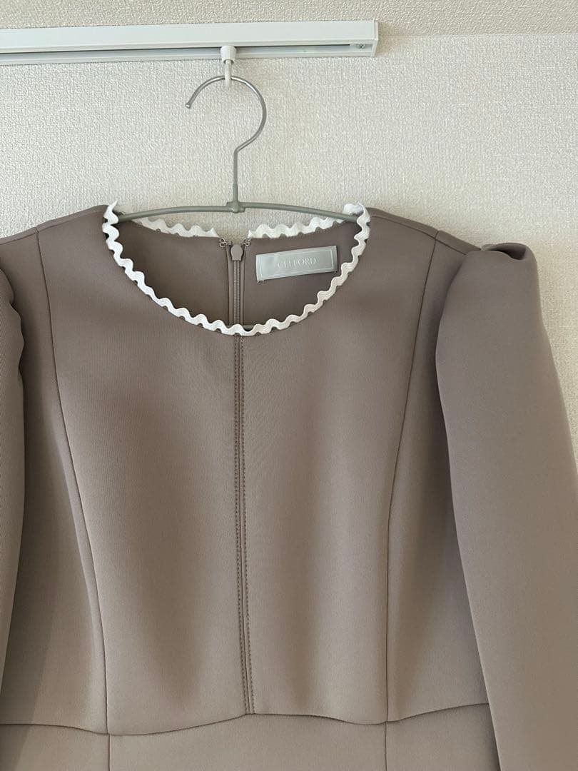 セルフォード　レーストリムポンチワンピース