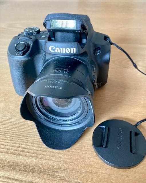 Canon PowerShot SX70 HS 本体と付属品