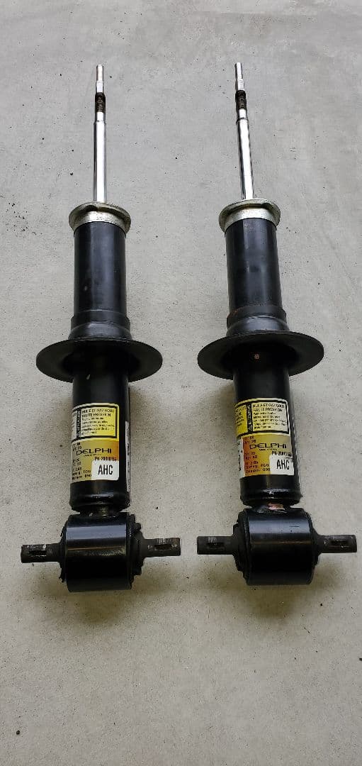 エスカレード　タホ　サバーバン等へ　純正ショックアブソーバー　漏れなし