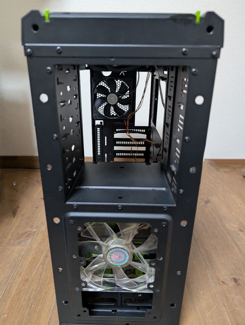NVIDIA PCケース ATX対応 グリーンアクセント ファン付き 現状品