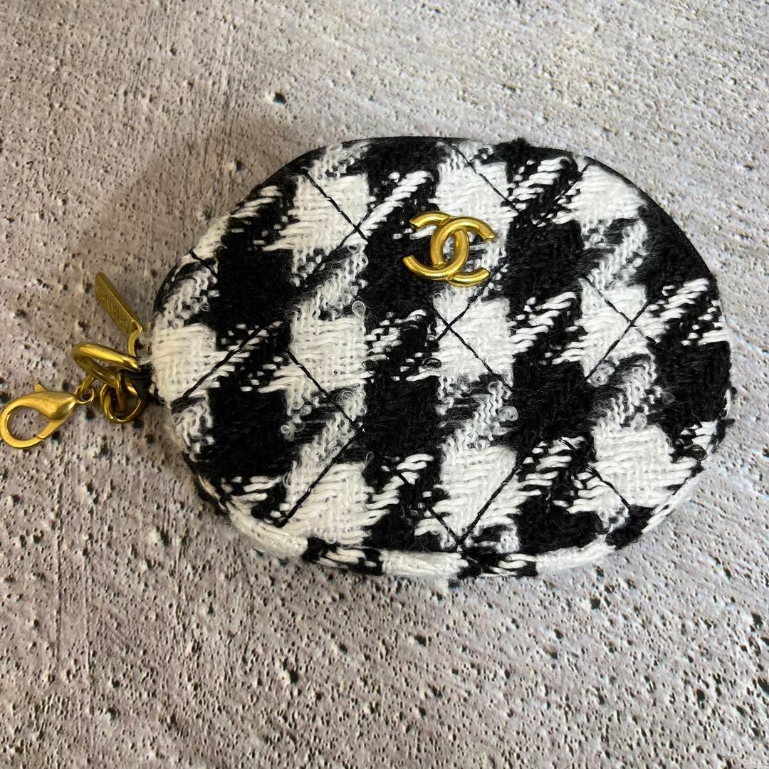 【新品未使用品】CHANEL ノベルティ　キルティング スマホ　ショルダーバッグ