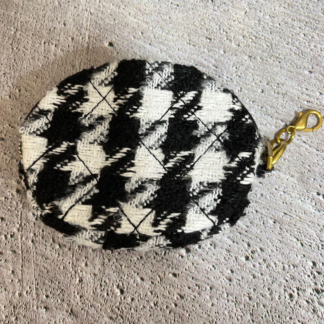 【新品未使用品】CHANEL ノベルティ　キルティング スマホ　ショルダーバッグ