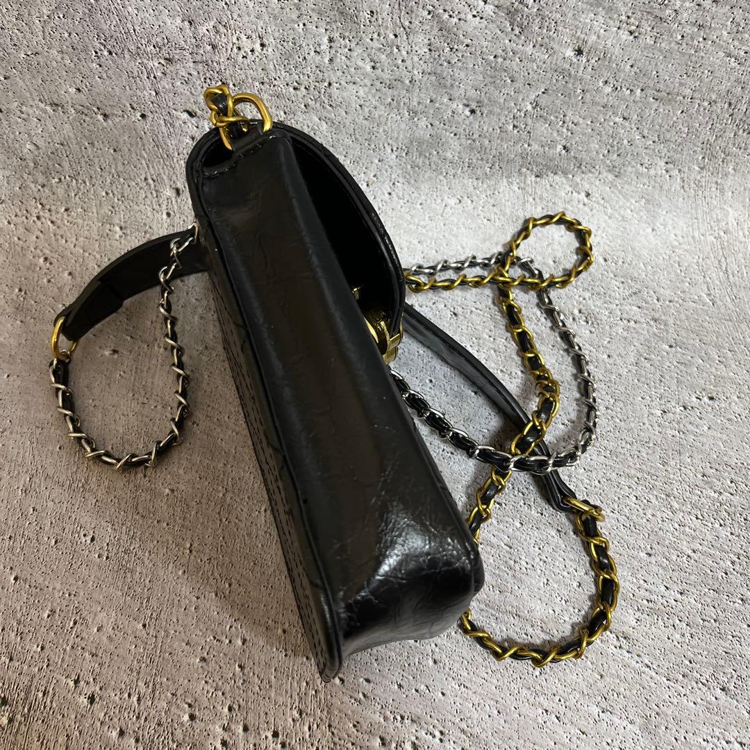 【新品未使用品】CHANEL ノベルティ　キルティング スマホ　ショルダーバッグ