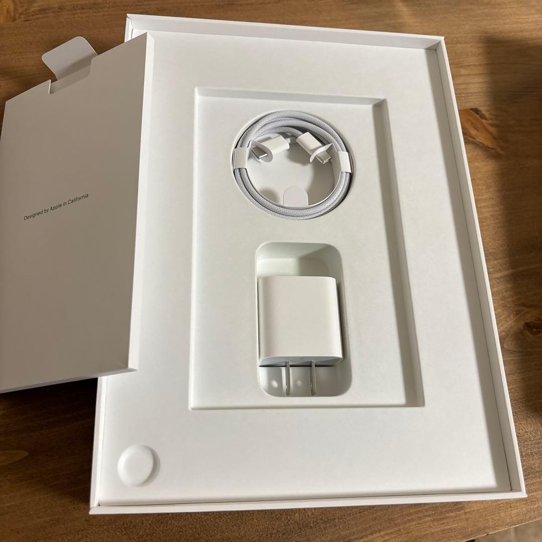 【美品】iPad第10世代　64G Wi-Fiモデル　シルバー