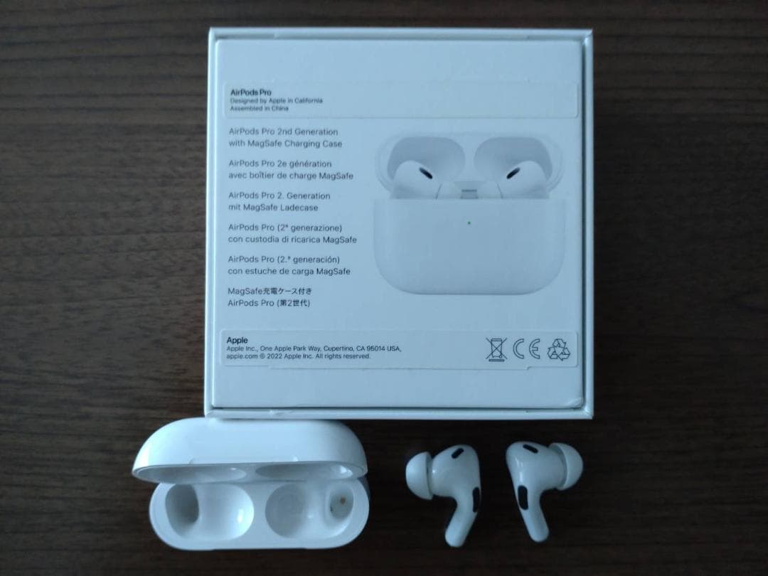 【美品】AirPods Pro2 本体と純正本革ケース付き