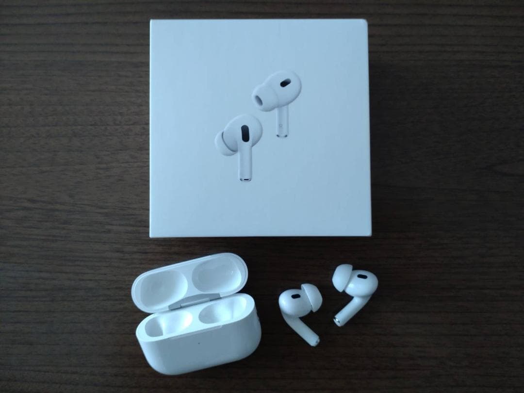 【美品】AirPods Pro2 本体と純正本革ケース付き