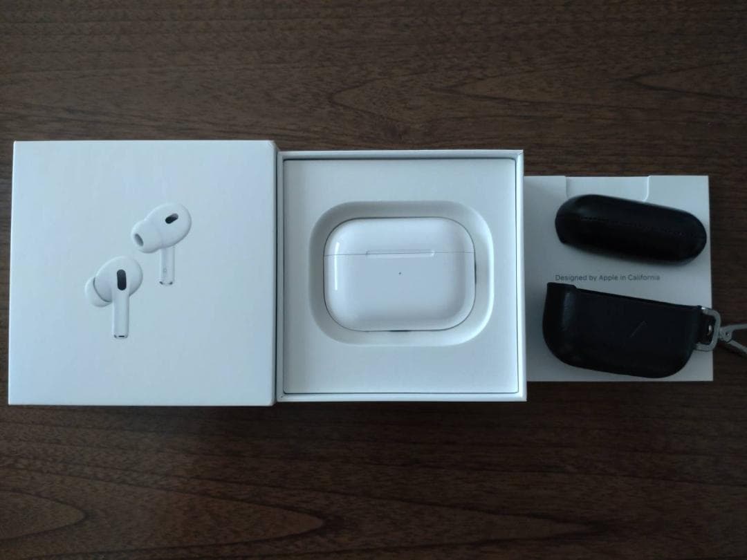 【美品】AirPods Pro2 本体と純正本革ケース付き