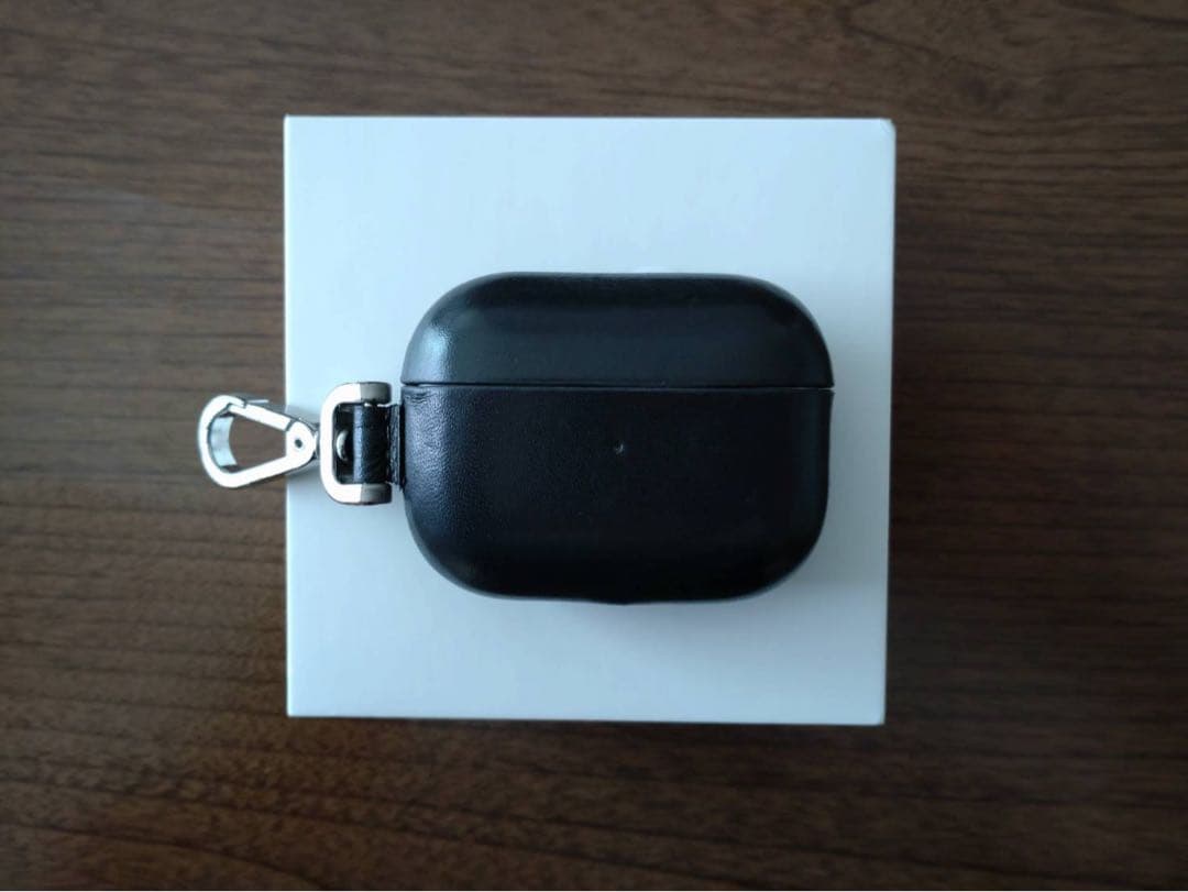 【美品】AirPods Pro2 本体と純正本革ケース付き